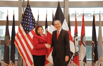 La Embajada de EE.UU. y el MESCyT renuevan acuerdo de becas Fulbright