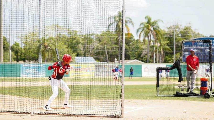 Deportes pide a MLB que se involucre en perseguir acuerdos antes de los 16 años