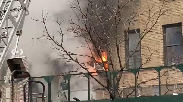 Incendio en edificio lleno de inquilinos dominicanos en Manhattan deja más de 15 heridos