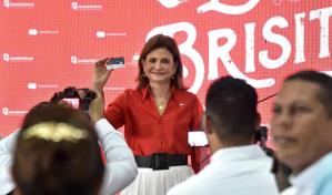 Raquel Peña encabeza en Santiago el lanzamiento del Bono Navideño