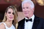 Richard Gere y su esposa española son premiados en gala en España