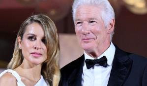 Richard Gere y su esposa española son premiados en gala en España
