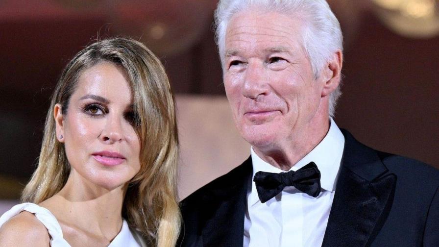 Richard Gere y su esposa española son premiados en gala en España