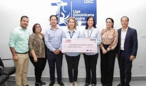 Jergens hace donación para la prevención del cáncer de mama