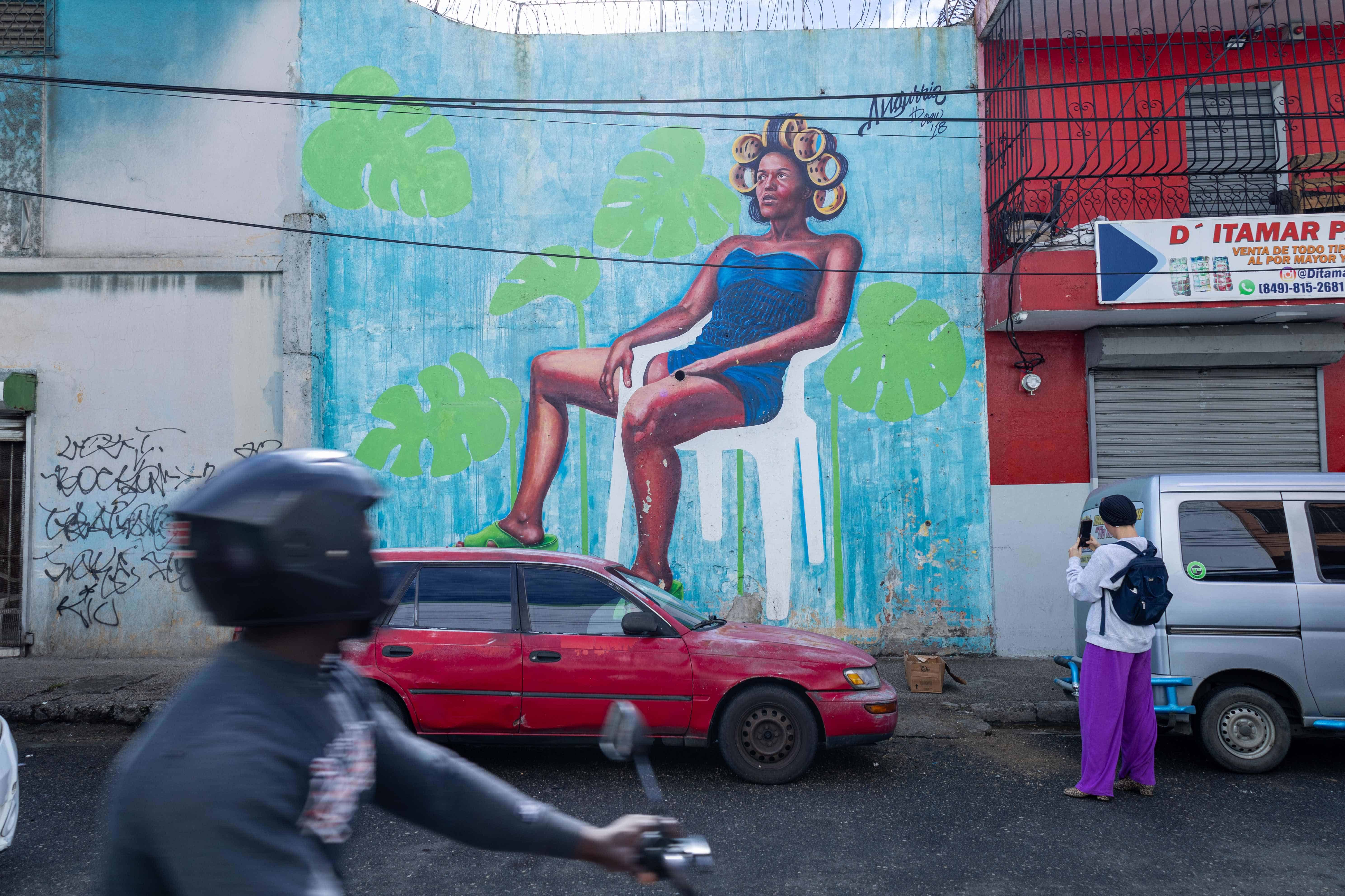 Doña Patria, una de las obras de Angurria en la Calle Duarte de Santo Domingo.