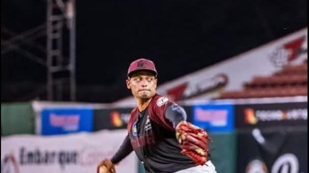 Emilio Vargas le lanza seis entradas en blanco al Escogido, Gigantes ganan 7-2