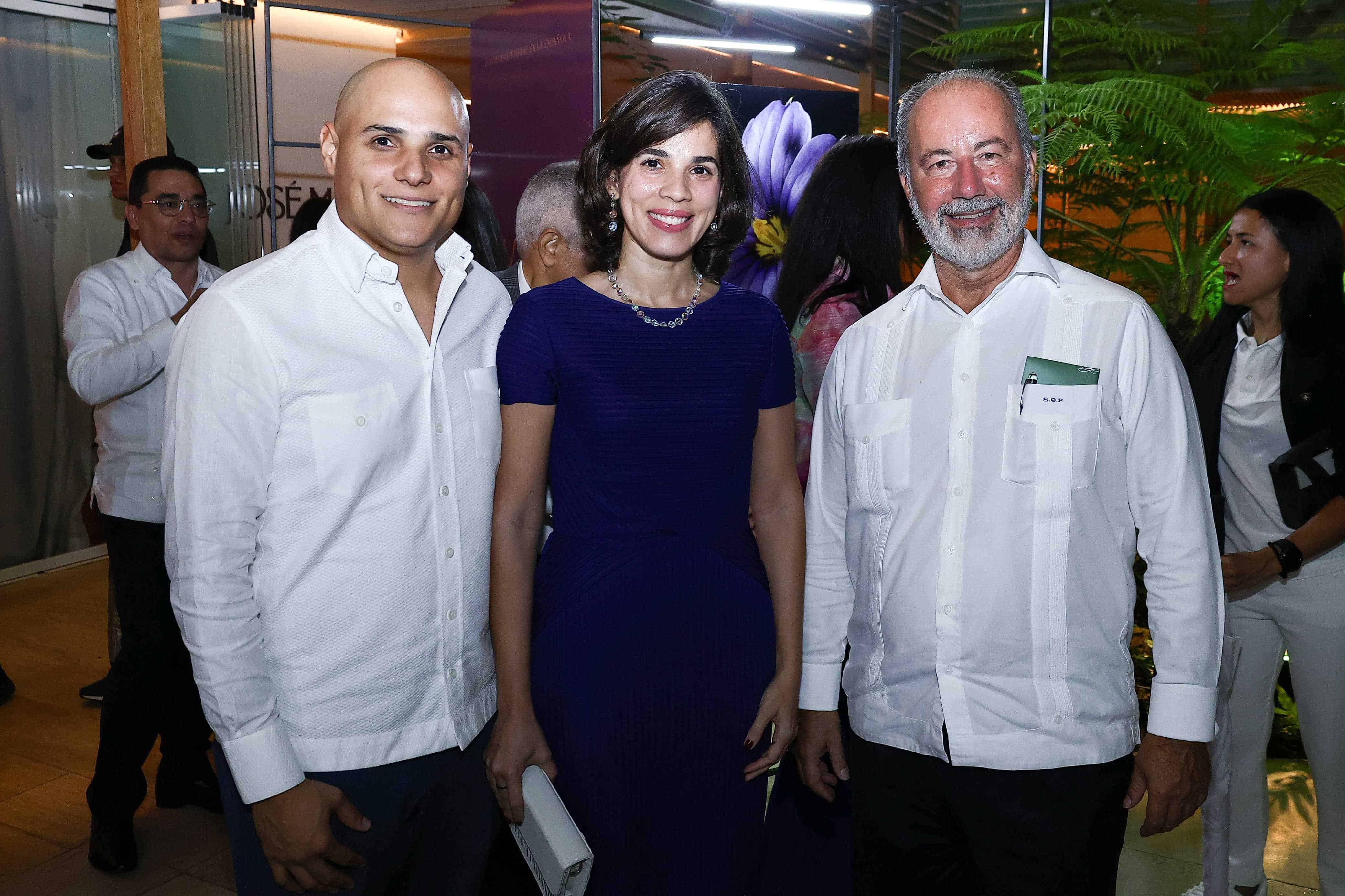 Alex Martínez, Elia Martínez y Stefano Queirolo Palmas