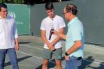 Carlos Alcaraz imparte clínica de tenis en el Grupo Puntacana