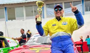 Marcos Pichardo impone su clase en el campeonato de automovilismo