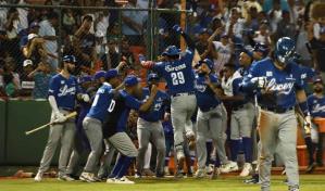 Licey castiga el pitcheo de los Toros en El Corral
