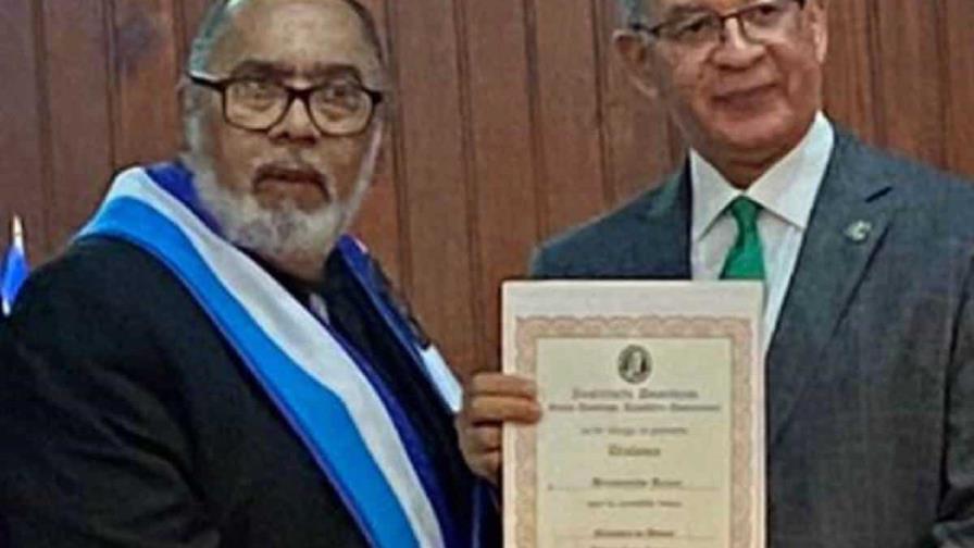 Un honor ser miembro del Instituto Duartiano