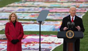Biden encabeza un homenaje en la Casa Blanca por el Día Mundial del Sida
