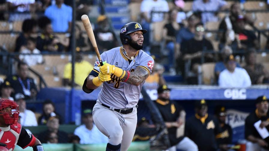 Con cuatro cuadrangulares, las Águilas vencen 11-2 al Escogido