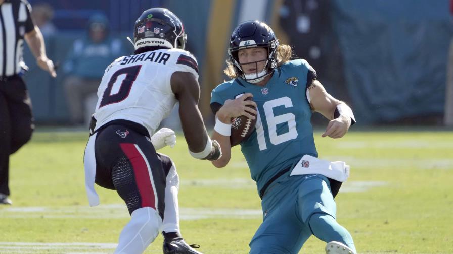 Texans toman impulso al vencer 23-20 a Jaguars y lesionar al QB Trevor Lawrence