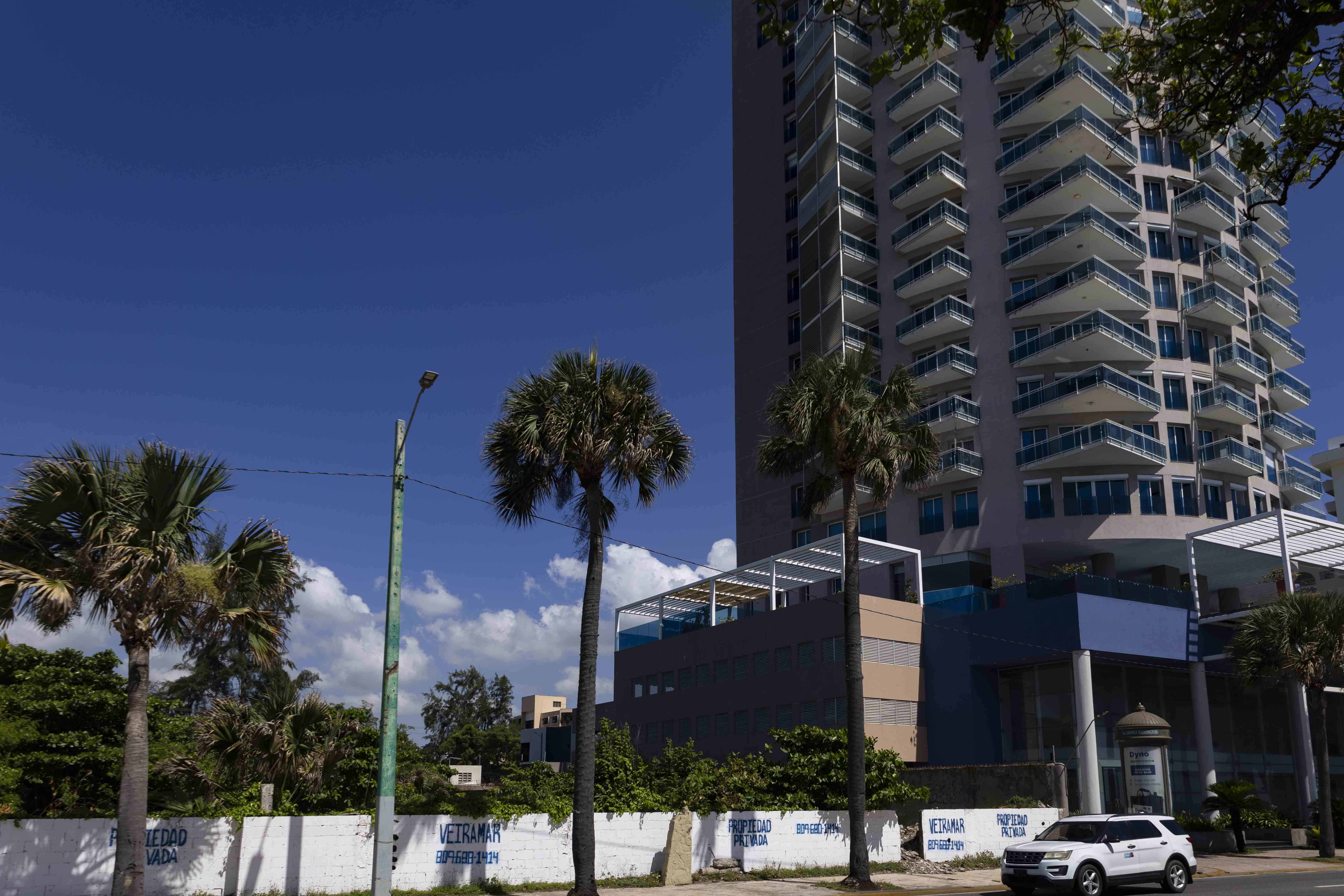 Uno de los pocos lugares del malecón destinados a viviendas.