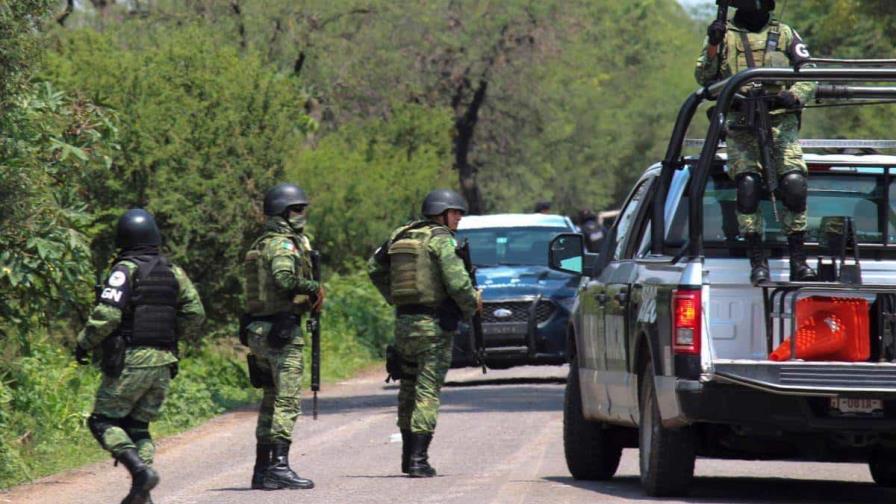 Autoridades despliegan a 300 militares en estado mexicano de Guanajuato tras masacre