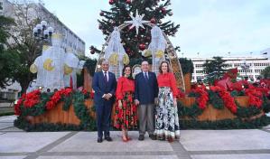 Banco Central enciende su tradicional árbol de Navidad