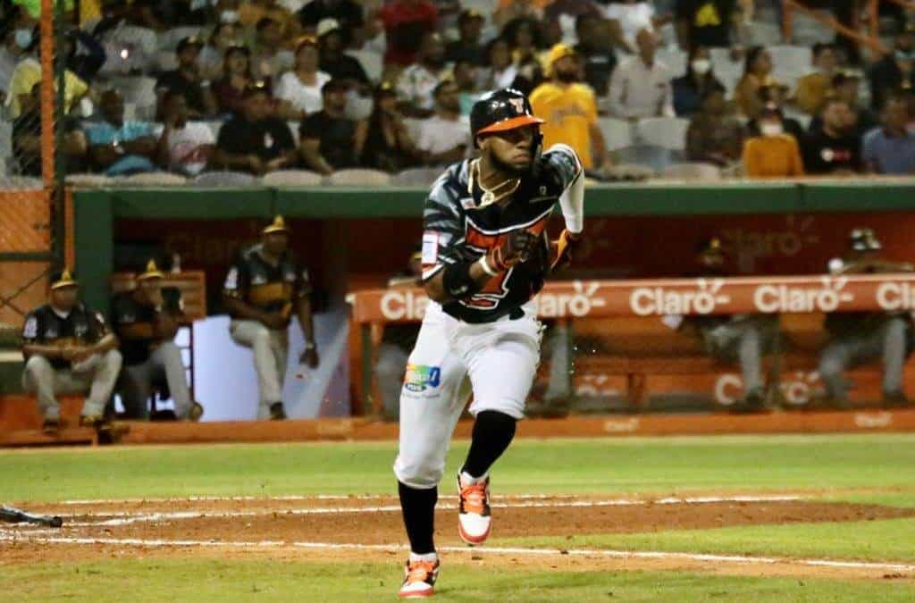 Bryan de la Cruz ya practica con los Toros del Este