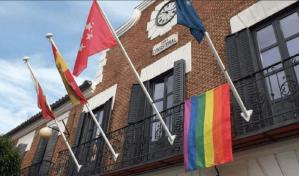 El Supremo español avala que se cuelgue la bandera LGTBI de edificios públicos