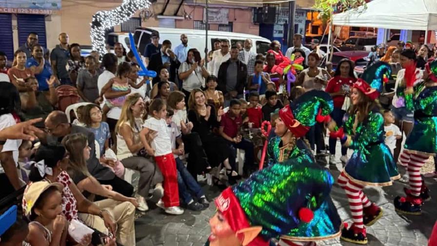 Alcaldía del Distrito Nacional lleva la alegría de la Navidad a los barrios con aguinaldos