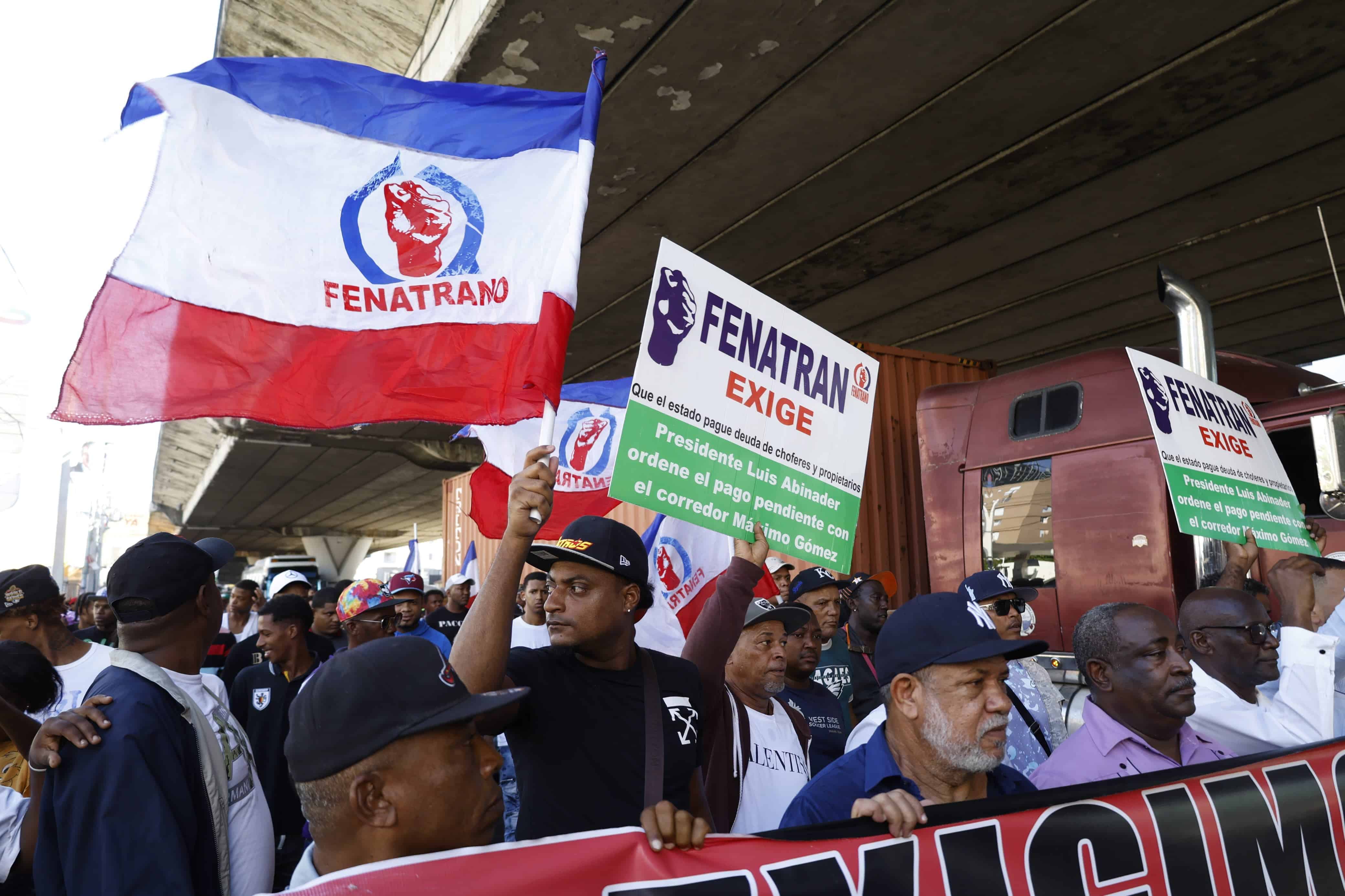 Empresarios del transporte demandan solucionar mafia en el corredor Charles de Gaulle