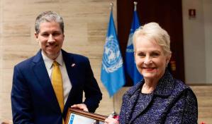 Embajador Mario Arvelo recibe reconocimiento por su compromiso en la lucha contra el hambre