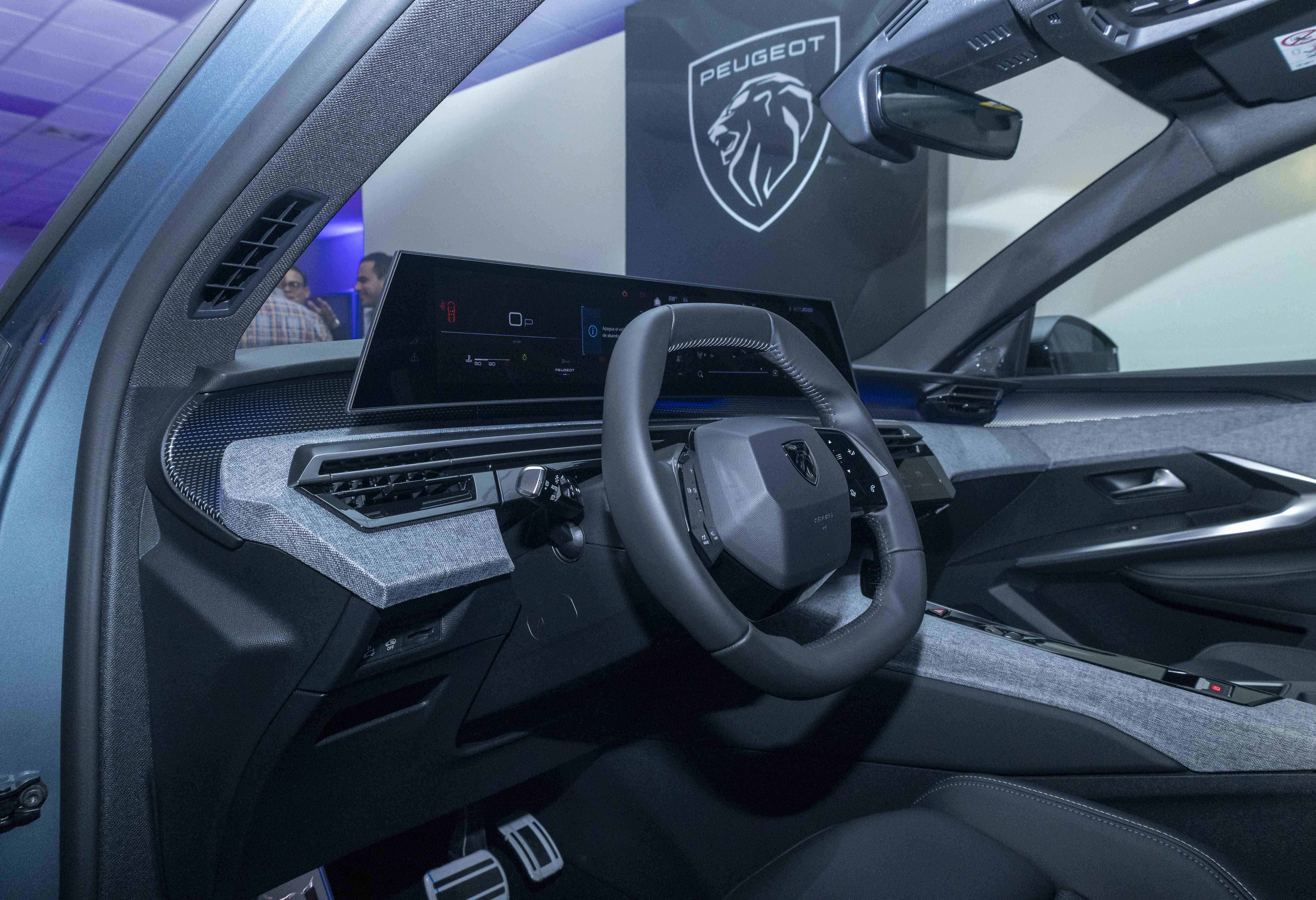 Es un vehículo confortable y tecnológica.