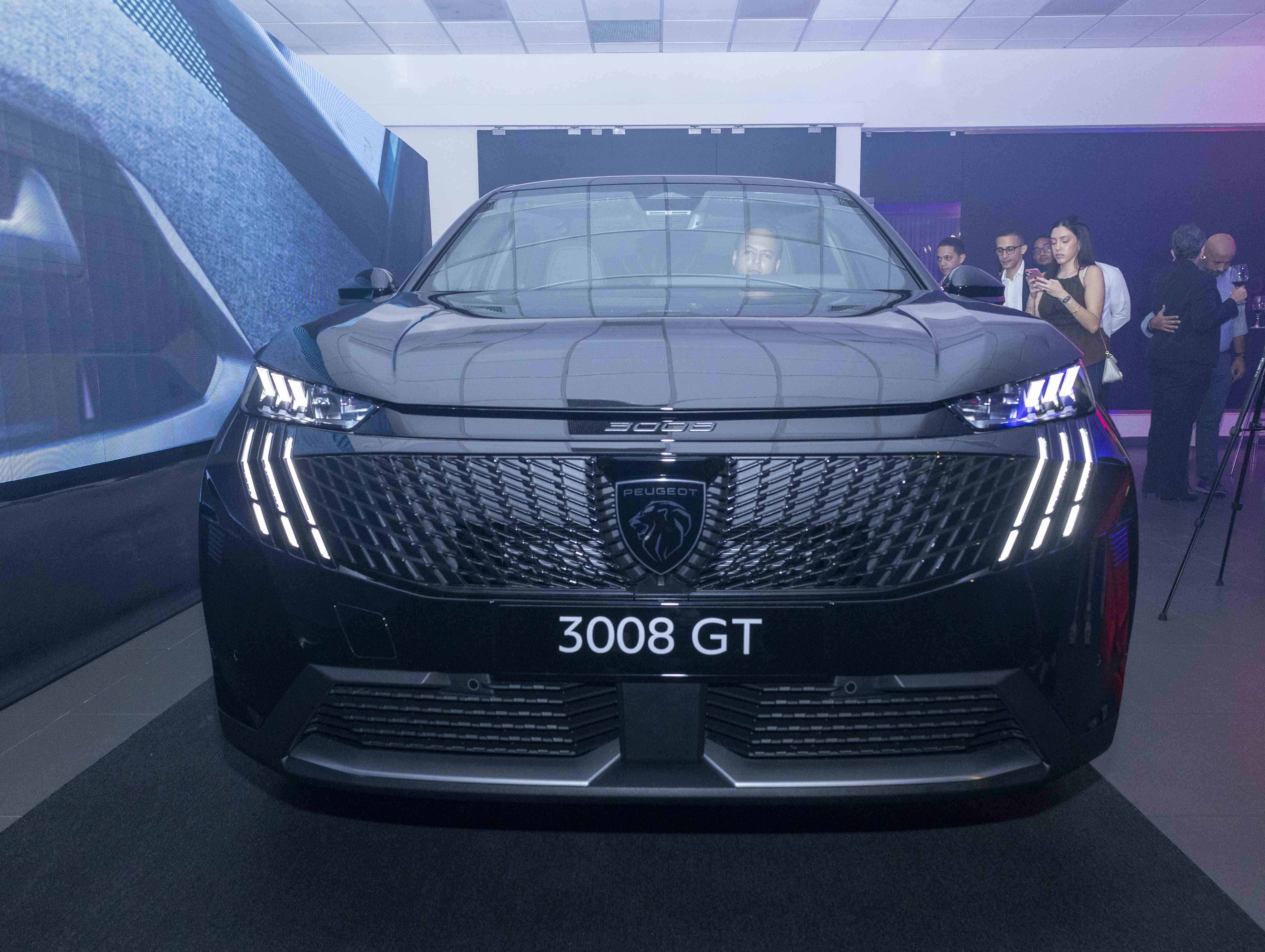 Esta C- SUV viene en diversos colores.