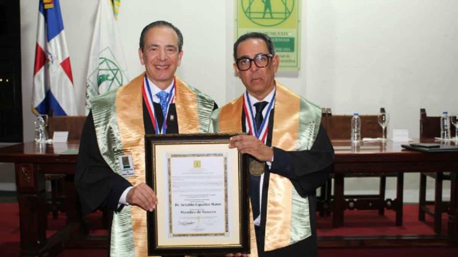 El Dr. Arnaldo Espaillat Matos investido como Miembro de Número de la Academia de Ciencias de RD