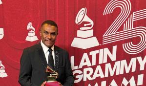 José Alberto El Canario hará bailar a Nueva York antes de su debut editorial