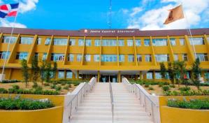 La JCE ratifica a sus principales directores departamentales