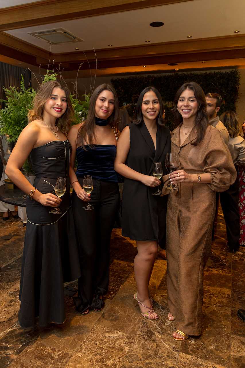 Lyli Pé, María Vásconez, María Troncoso y Gabriela Benoit.