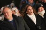 Biden y Harris comparten los focos en el encendido del árbol de Navidad de la Casa Blanca