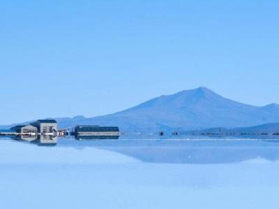 Bolivia se asocia con nuevas empresas para impulsar sector del litio