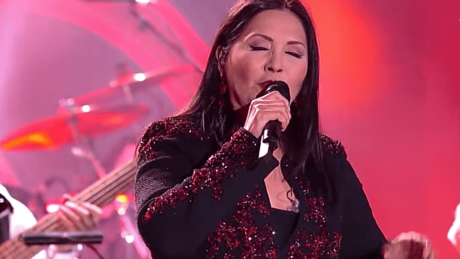 ¿Por qué las canciones de Ana Gabriel son escuchadas mientras se limpia el hogar?