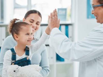 Pediatras actualizan sus recomendaciones sobre el uso de pantallas