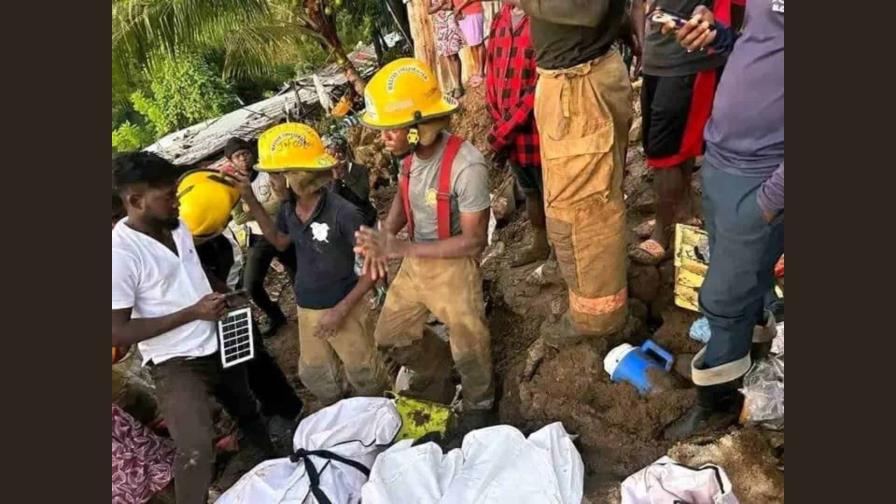 Mueren cuatro personas aplastadas por una roca en Cabo Haitiano