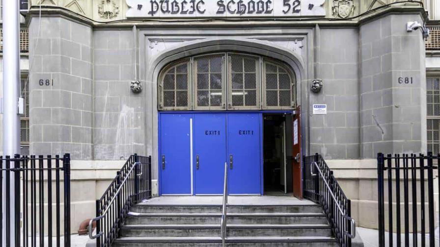 Dominicana es acusada de robar más de 100,000 dólares de fondos de una escuela en Nueva York