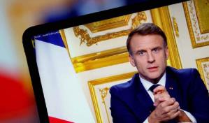 Macron promete un nuevo primer ministro para ´los próximos días´ y descarta dimitir