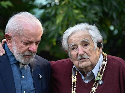 Lula condecora a su amigo Pepe Mujica