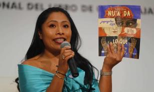 Actriz mexicana Yalitza Aparicio pide en la FIL apoyar proyectos de comunidades indígenas
