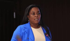 Diputada oficialista pide al Gobierno eliminar el hambre y la pobreza de Elías Piña