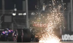 Hamilton recibe disculpas de Mercedes tras desastre en la clasificación de su última carrera