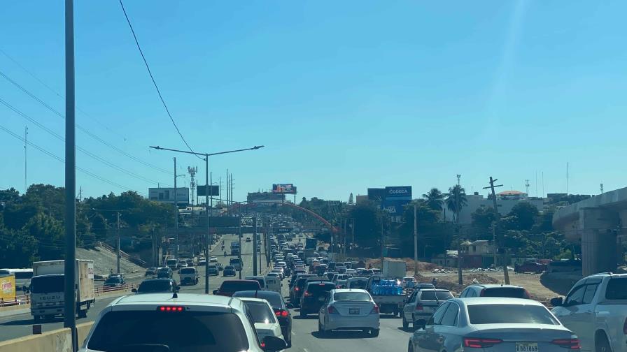 Congestionamiento afecta el tránsito en varias zonas de Santo Domingo