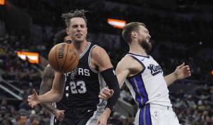 Zach Collins, de los Spurs, es multado con 35,000 dólares por gesto obsceno tras expulsión
