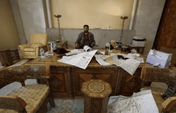 Ciudadanos sirios saquean instalaciones de la familia Al Asad