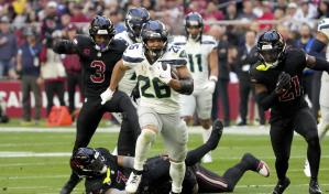 Charbonnet logra récord personal con 134 yardas y 2 TDs en triunfo de Seahawks sobre Cardinals