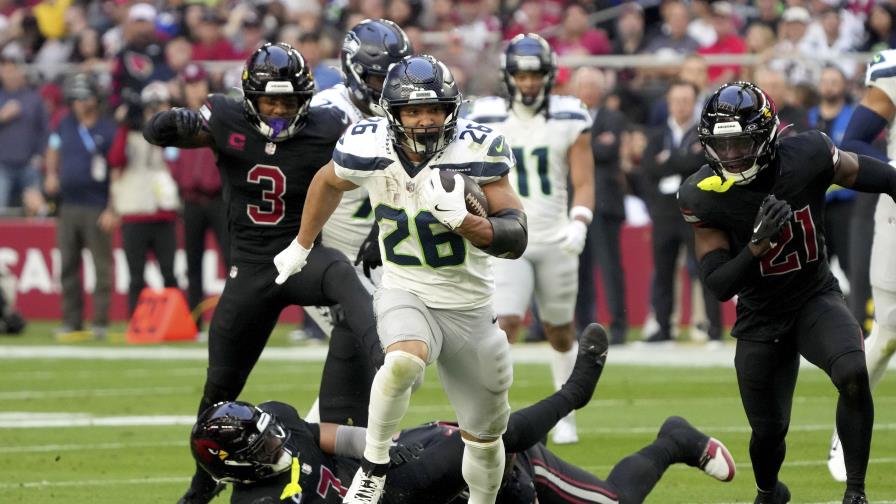 Charbonnet logra récord personal con 134 yardas y 2 TDs en triunfo de Seahawks sobre Cardinals