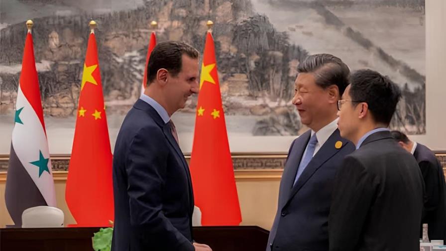 China será prudente tras la caída del régimen amigo de Al Asad