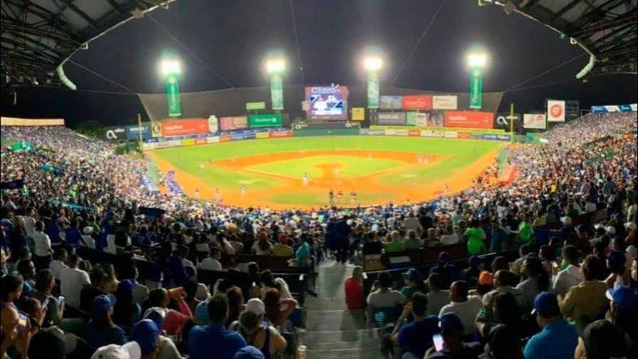 Preocupante la baja asistencia al Estadio Quisqueya Preocupante la baja asistencia al Estadio Quisqueya